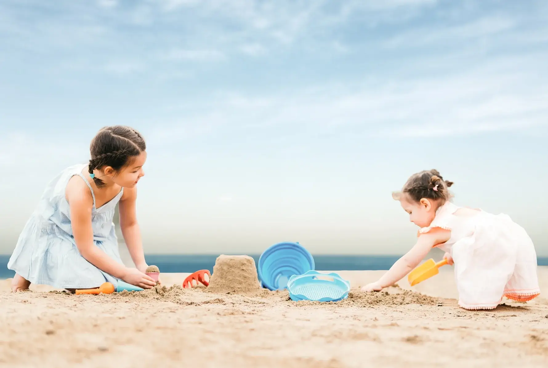 HQ Kites & Designs - Wholesale Beach/Pool Toy - Kids & Baby - 7in1 Sand Toy - 7 Piece Set - Compact &8