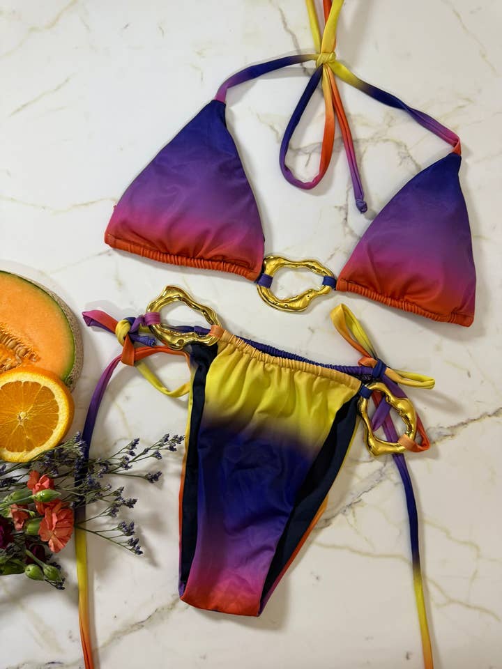 Anny Gold Tri pour la vente par Patiya Swimwear