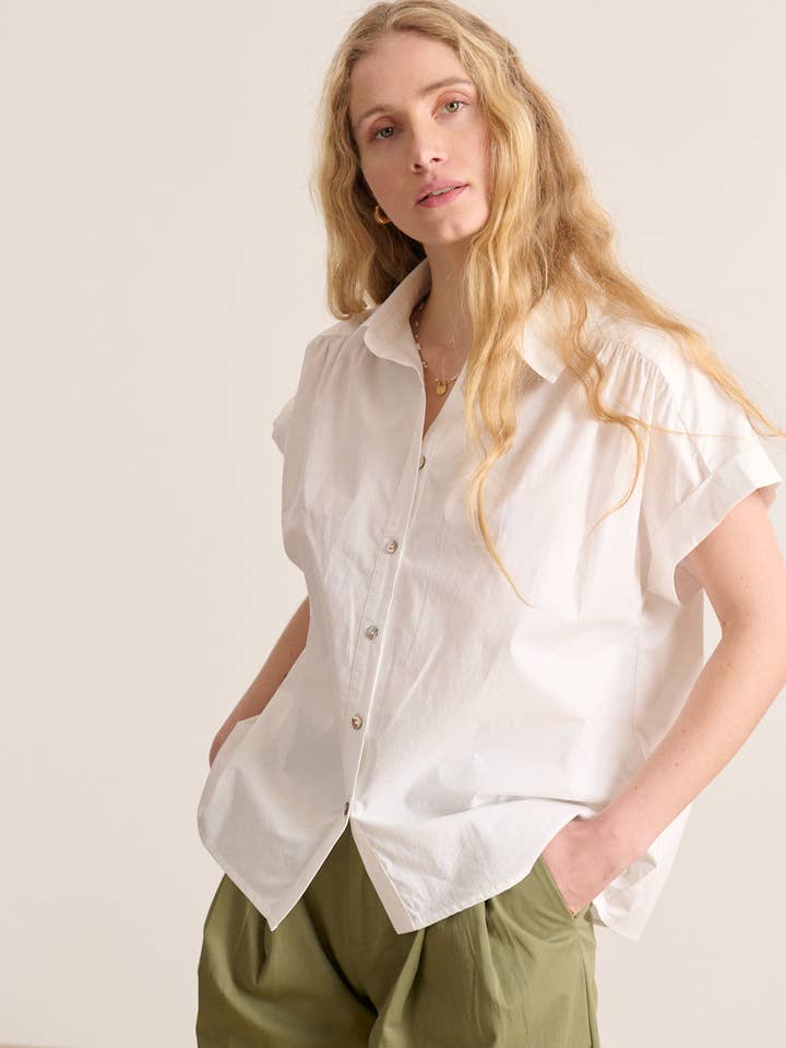 Branco Camisa de mangas curtas - LEVAIN para venda a revendedores na Faire3