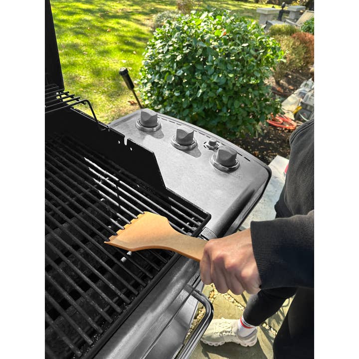 Fox Run Brands - Wholesale Outdoor Grill Tools - Outset Small Grill Scraper Verde, 10.25" x 4" x 0.25"