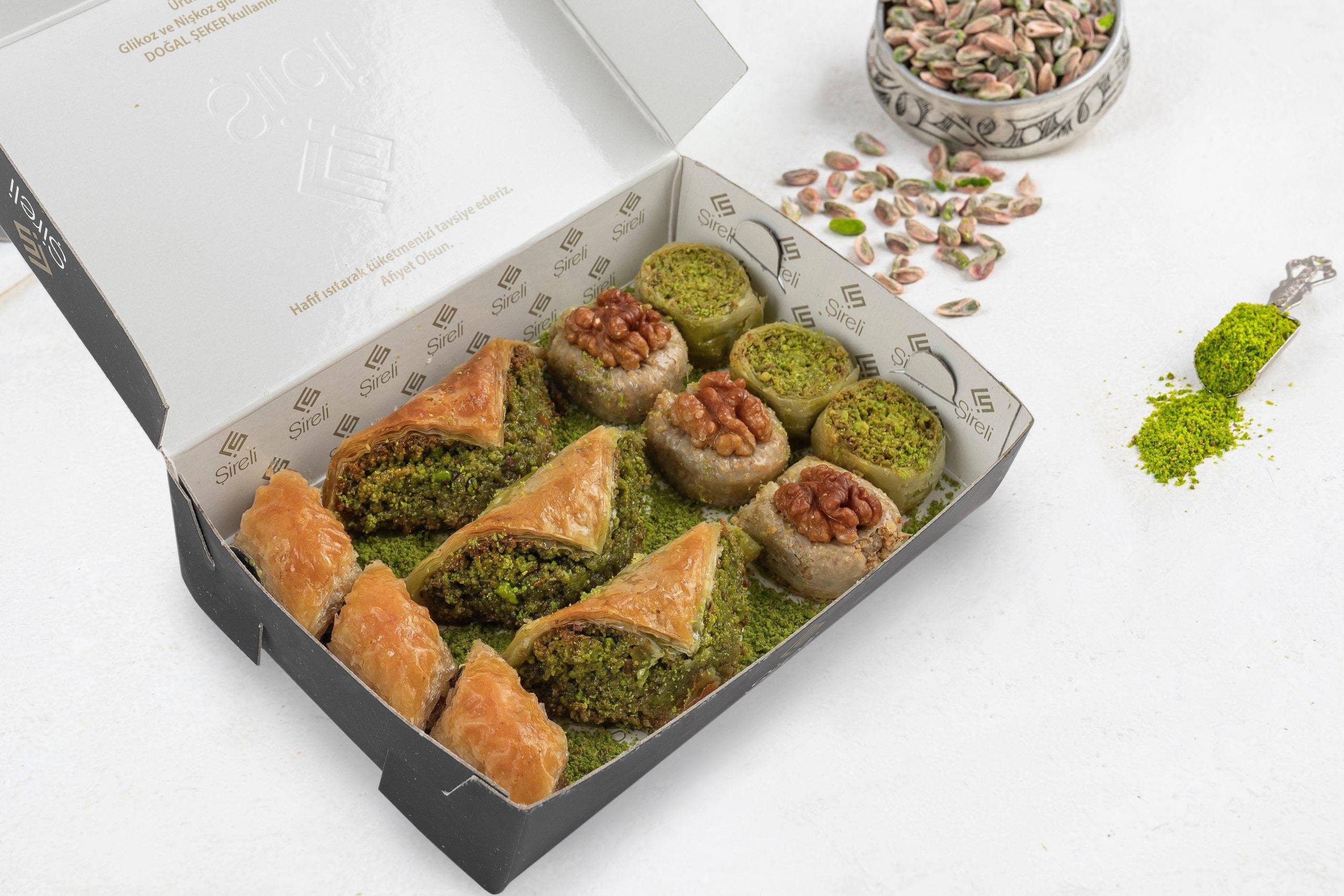 Aladdin - Wholesale Biscuit - Sireli Assorted Pistachio Walnut Baklava Turkish Halal5