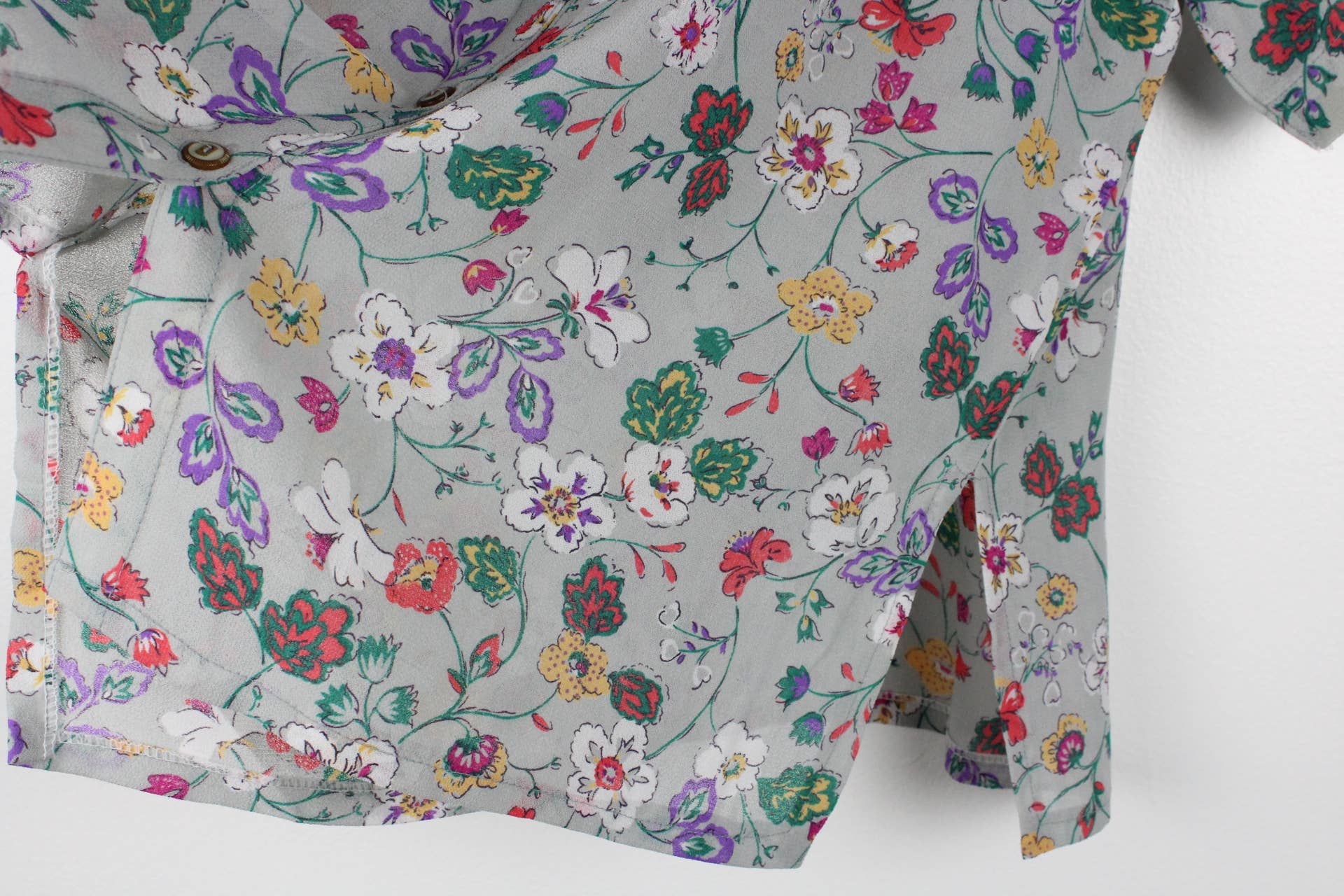 Sun's Out! - Wholesale Button Down Shirt - Women's - Vintage Short-Sleeve Button Up Blouse - Original Length36