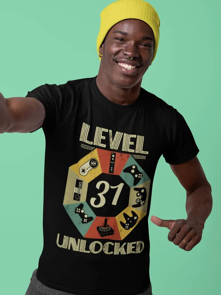 ULTRABASIC Gaming T-shirt til mænd niveau 31 ulåst - 31-års fødselsdagsgave til gamer-T-shirt for engroshandel hos ULTRABASIC