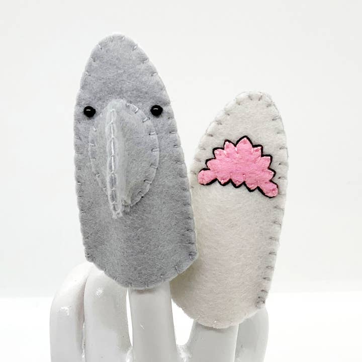 Marionetta da dito in feltro di squalo per la vendita all'ingrosso da parte di Lumpy Buttons