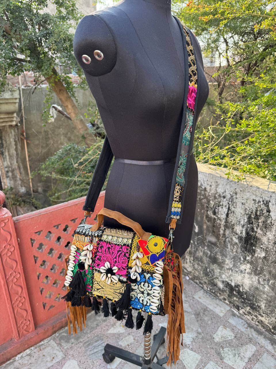 GYPSY STUDIO - Wholesale Shoulder Bag - Women's - Ethnic Banjara Shoulder Handcrafted Bag Woman's Banjara Bag2