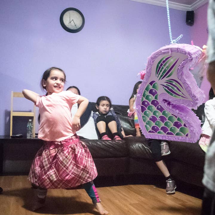 4E's Novelty - Wholesale Party Sign/Banner - Mermaid piñata: Sparkling Under the Sea Birthday Party Decorations, Perfect piñatas for Birthday Girl’s Celebration6