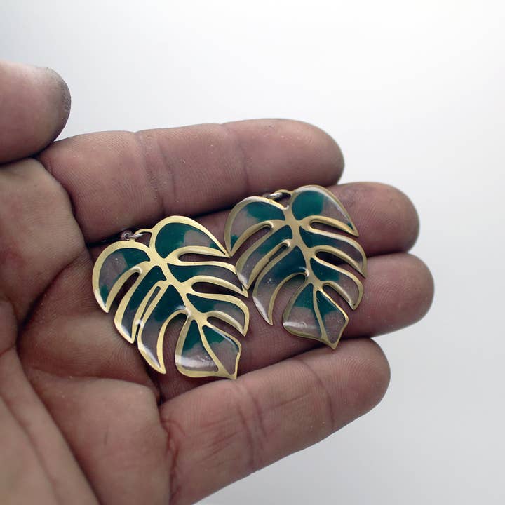 Plataica - Wholesale Dangle Earrings - Brass and 925 silver monstera leaf earrings with clear UV resin1