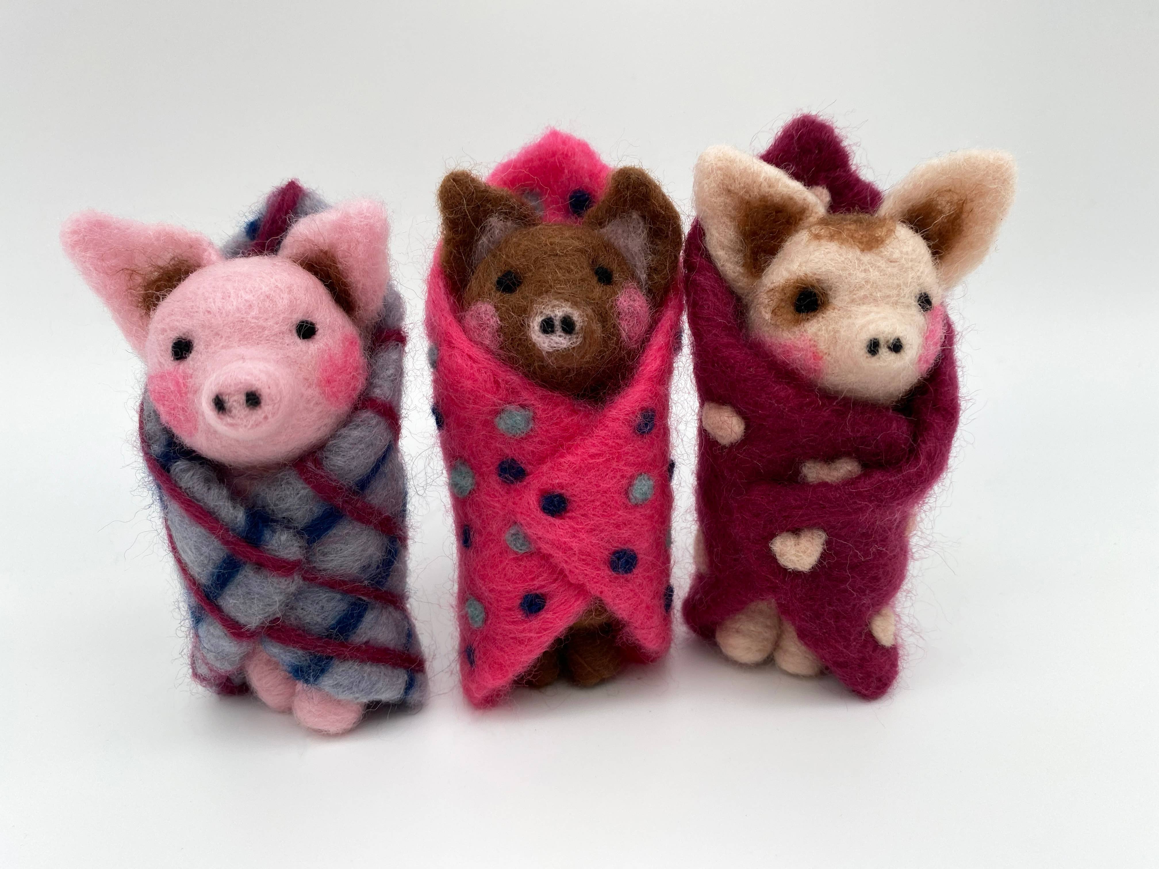 Bergin & Bath - Wholesale Craft Sewing Kit - Needle Felting Kit - Pigs in Blankets2