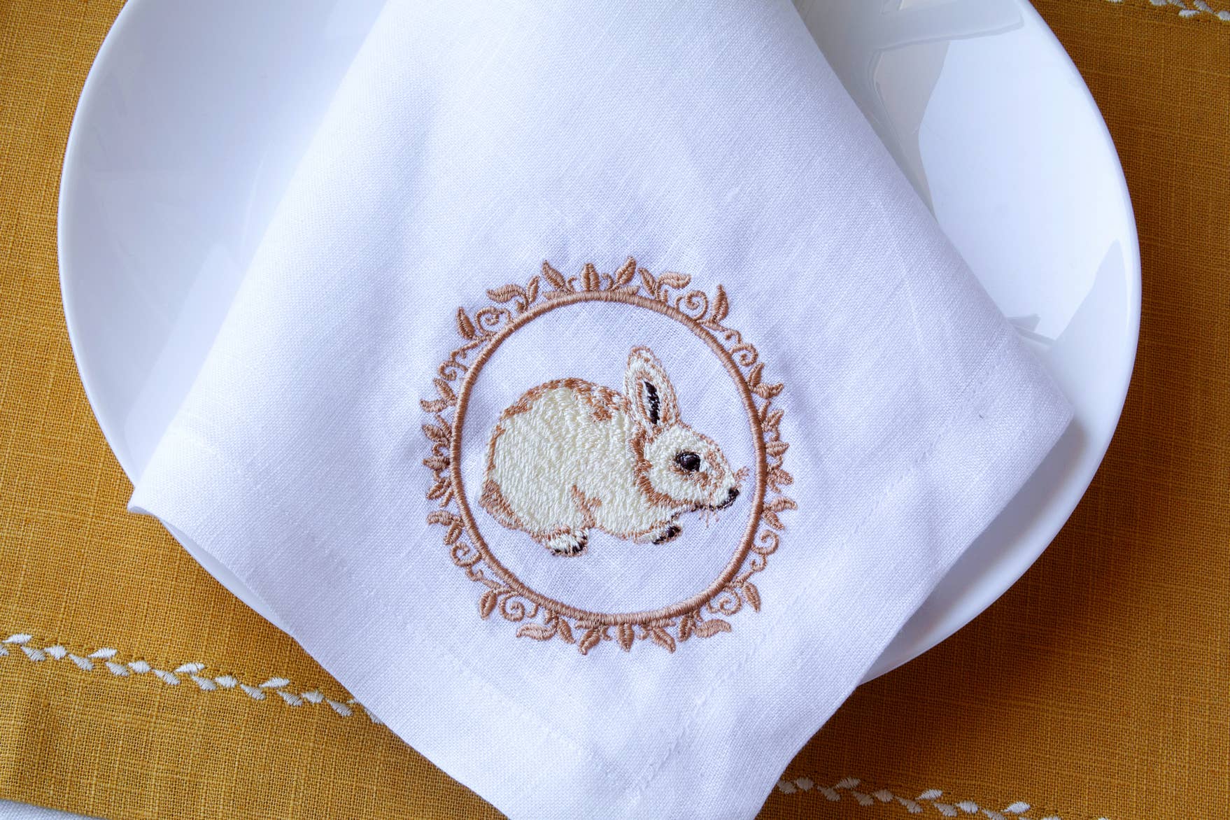 Liem Home – Guardanapo e pano de jantar por atacado – Guardanapos de linho bordados com coelho da Páscoa, Guardanapo de Jantar de Páscoa1