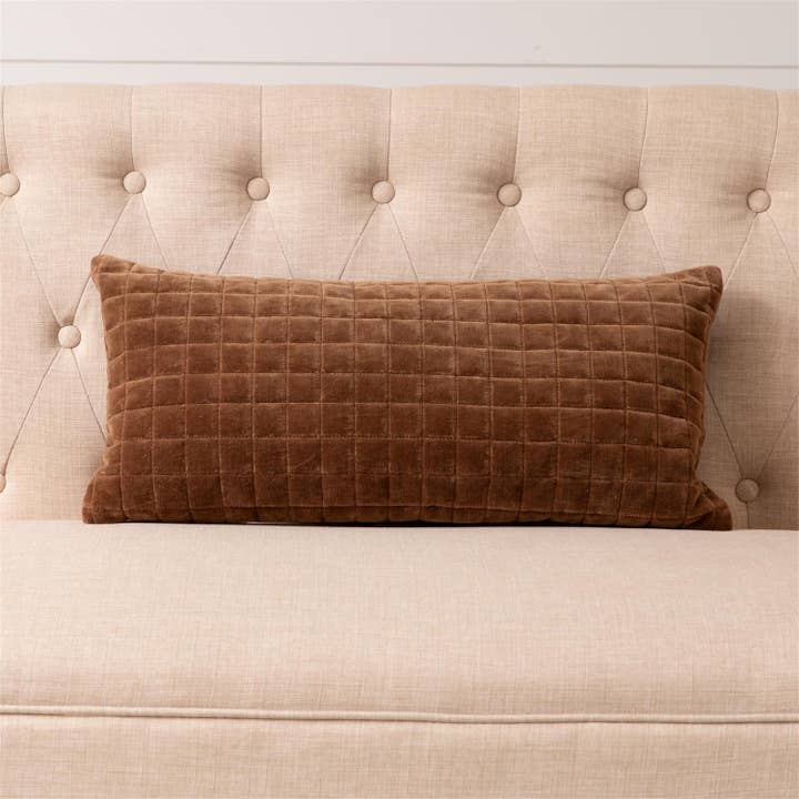 Coussin lombaire - Velours matelassé, Café (Paquet/02) pour la vente par Audrey's Home & Gift