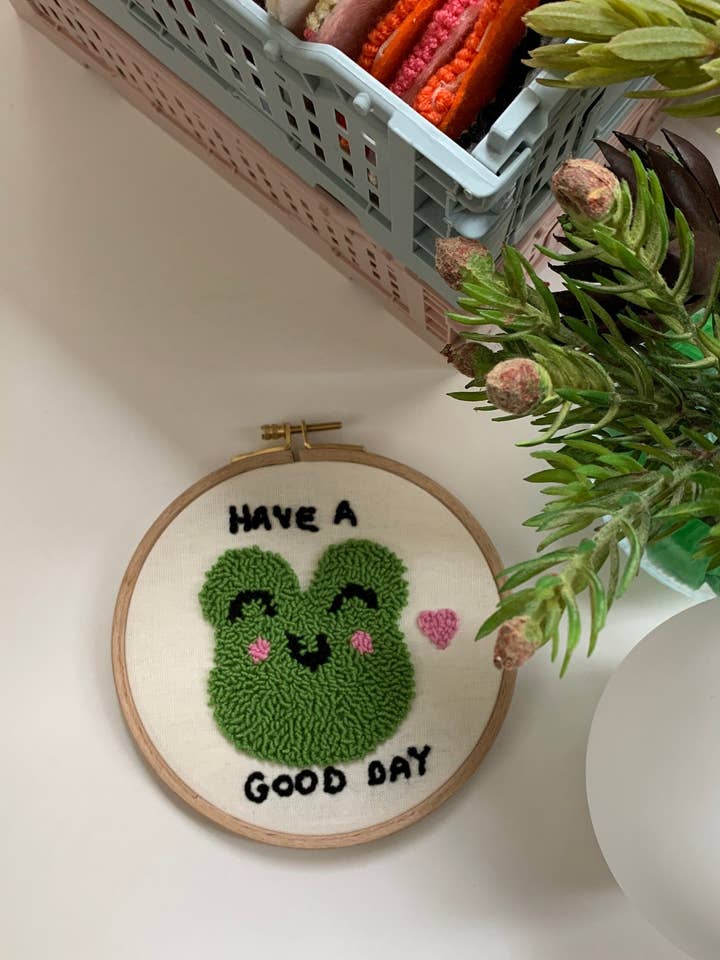 Aguja perforada para colgar en la pared, arte de aro con forma de rana para venta al por mayor de MUUDLAND