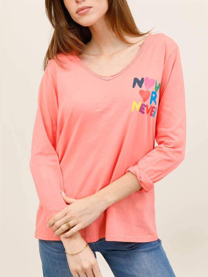 T-shirt Lange mouwen V-hals - Grafische print Kunst 3018 voor wholesale door Nota bene