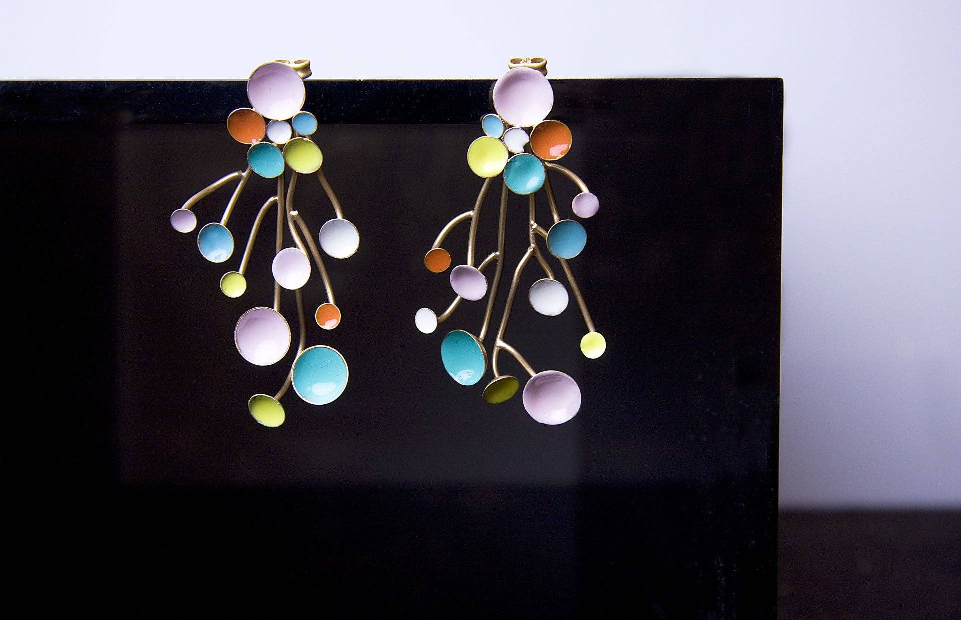 Ginger & VelVet – wholesale Dangle earrings – L Face Earrings3