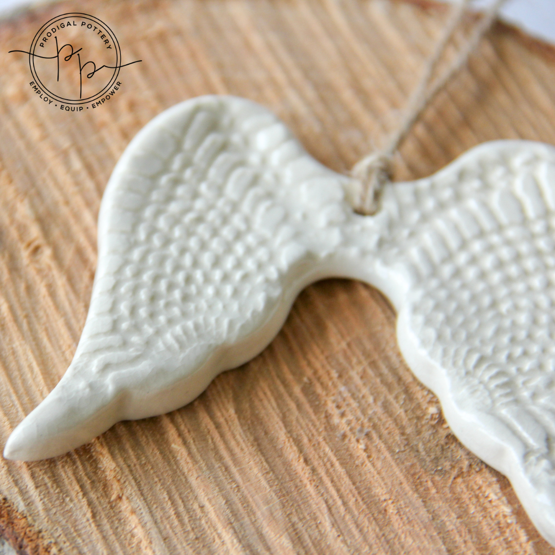 Prodigal Pottery – Engroshandel Pynt – Engel fløj ornament3