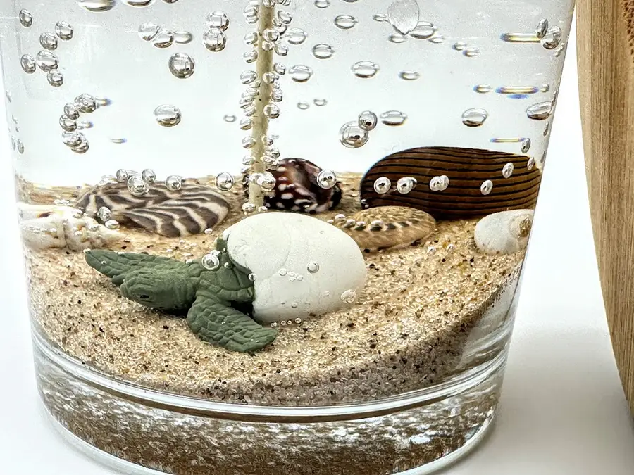 Devonian Coast - Wholesale Novelty Candle - Sea Turtle Hatchling Gel Candle – Medium 6oz Wax1