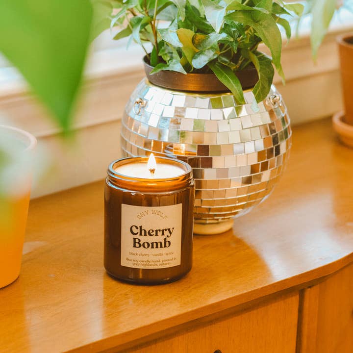 Shy Wolf Candles – Großhandel Kerze im Glas / gefüllte Kerze – Kirschbombe3