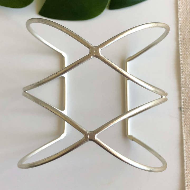 Calera Korsad Manschett - Silver för wholesale av WorldFinds