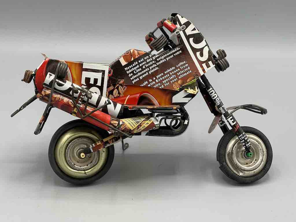 The Niger Bend - Wholesale Tafelbladdecoratie - Afrikaanse speelgoedmotorfiets van gerecycled metaal in blik - Burkina Faso39