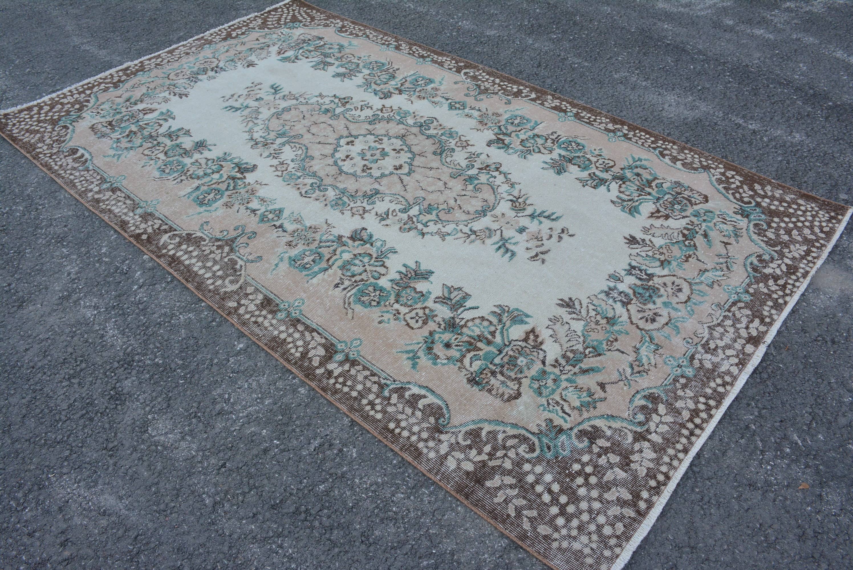 The Loom Wholesale - Wholesale Runner Rug - Handmade Wool Rug: Cream & Brown Classic Style1