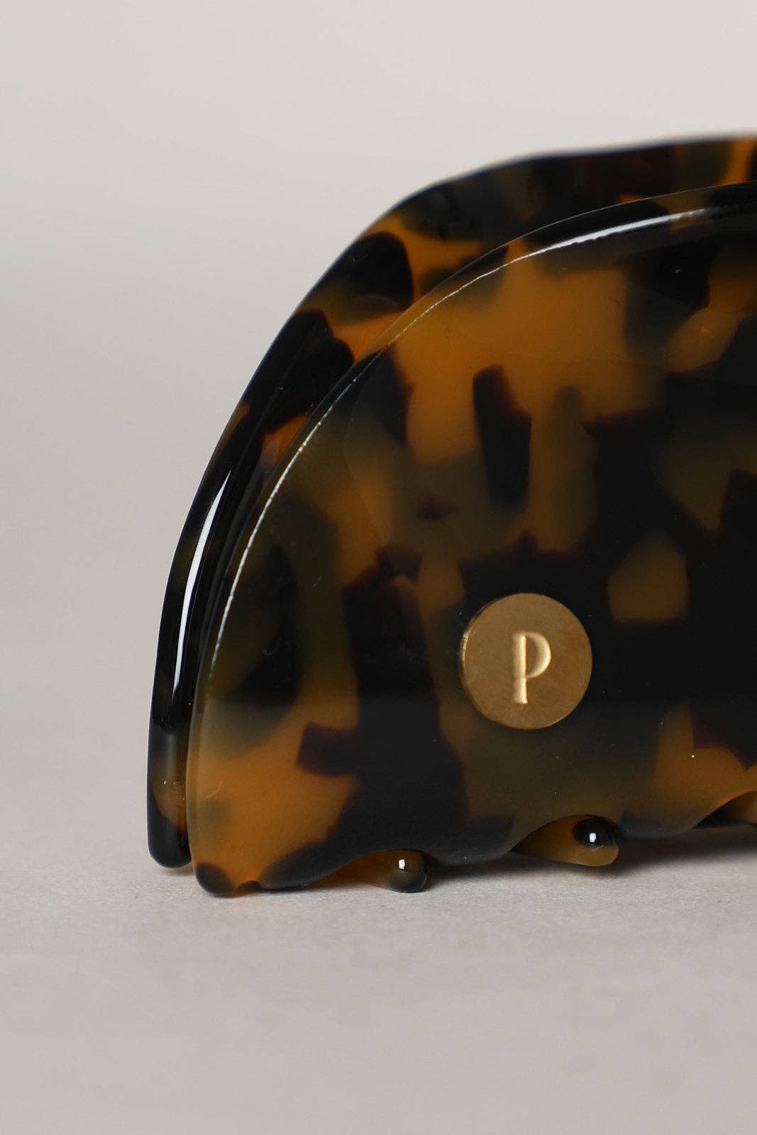 Peignee Paris – wholesale Hair brush/comb – Roller clip - Panther3