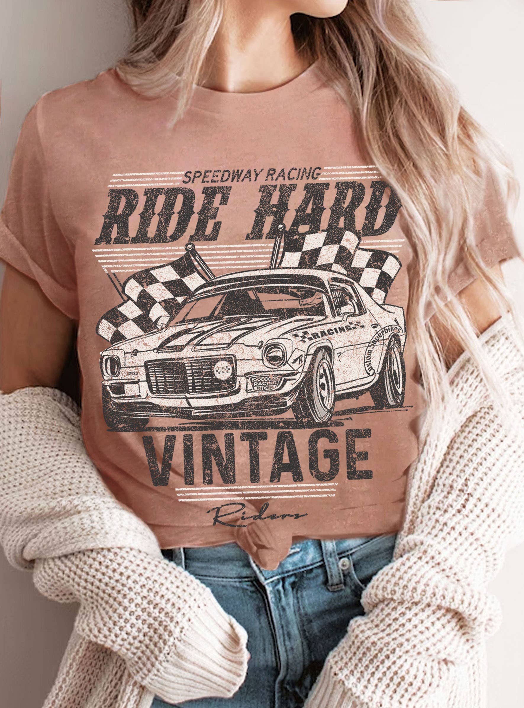 Rustee Clothing - Wholesale T-shirt met print - Dames - Ride Hard vintage t-shirts met auto graphic1