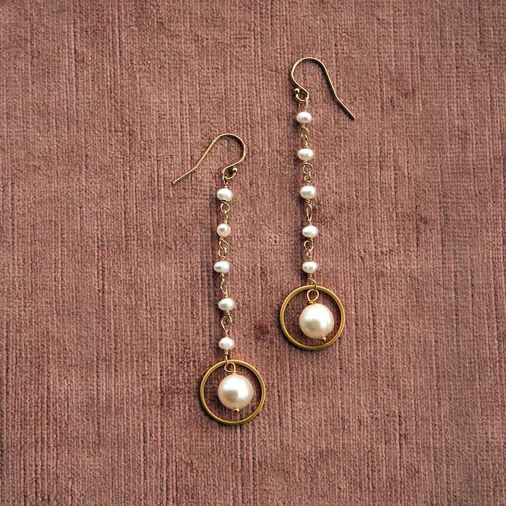 Laura Stark Designs - Wholesale Dangle Earrings - Circle a Pearl Earrings | Wedding Earrings3