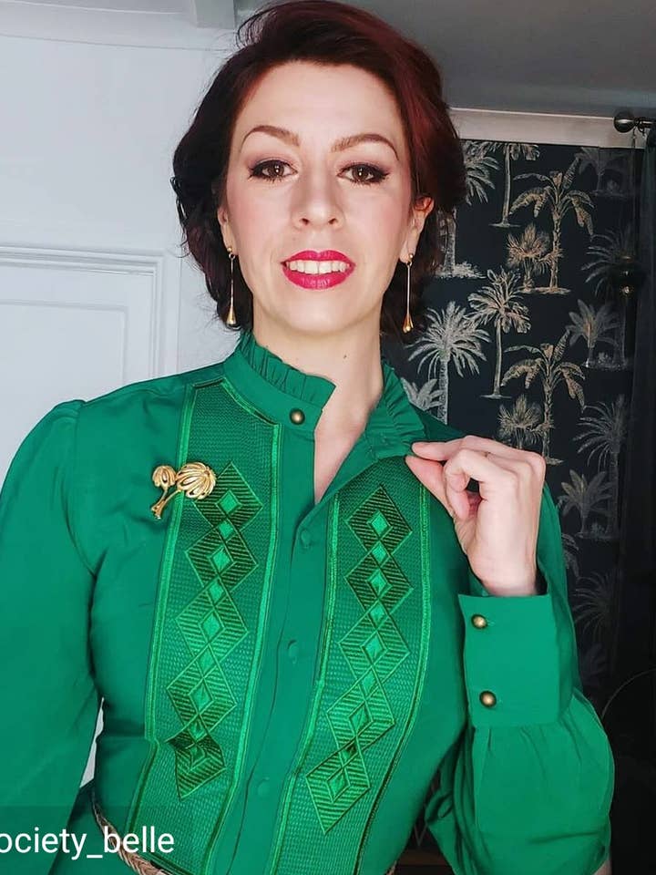 Abito vintage con scollo a volant Sonate per la vendita all'ingrosso da parte di SEMANDE