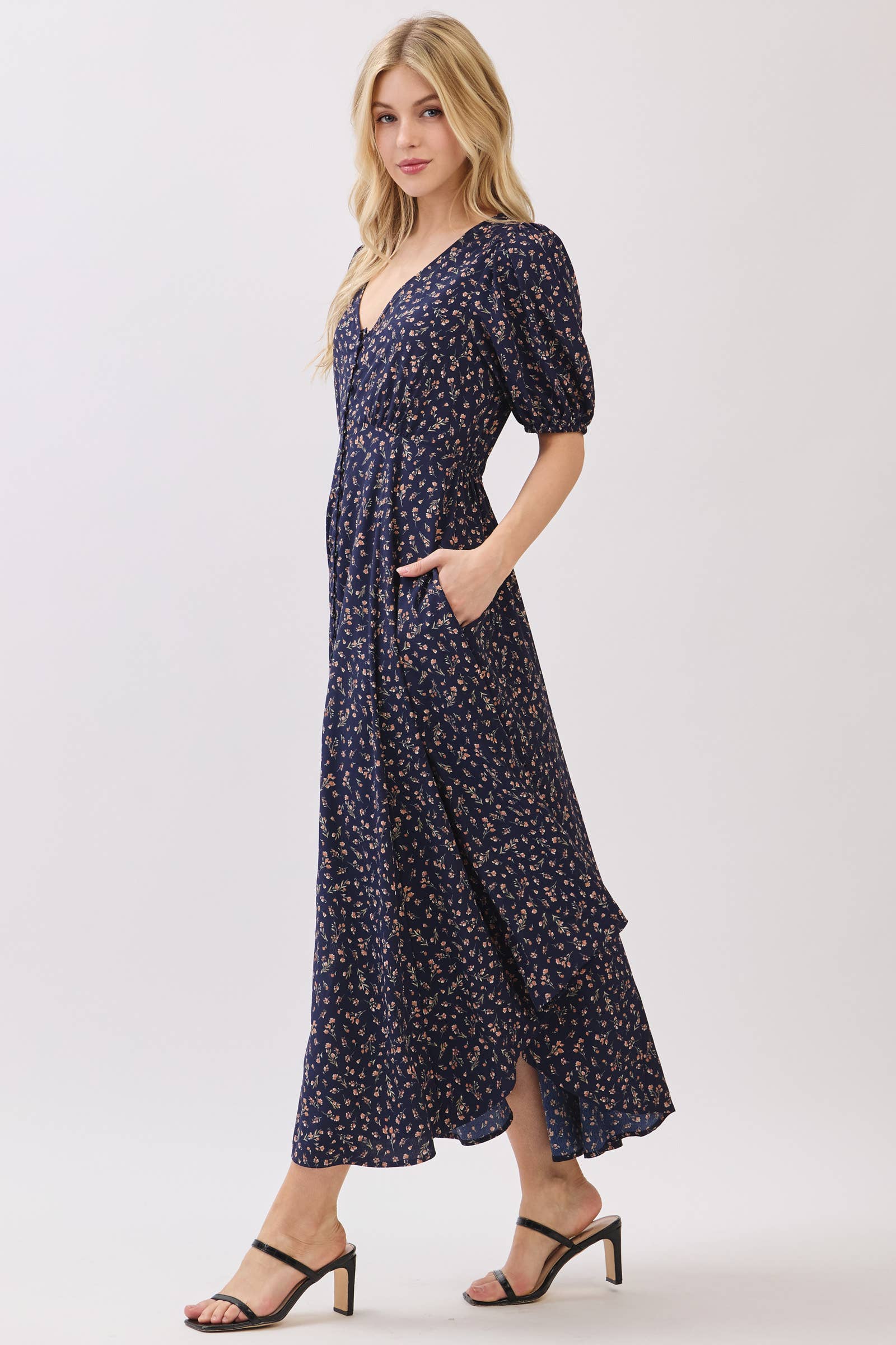 Calista - Vente Robe – femme - ROBE MIDI À MANCHES COURTES AVEC BOUTONS RECOUVERTS - VD6069A1