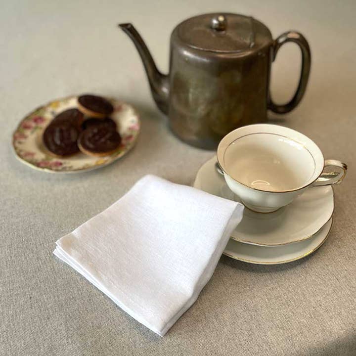 French Affair - Wholesale Dinner & cloth napkin - 100% French Linen Cocktail Napkins: Hemmed, 27cm x 27cm3