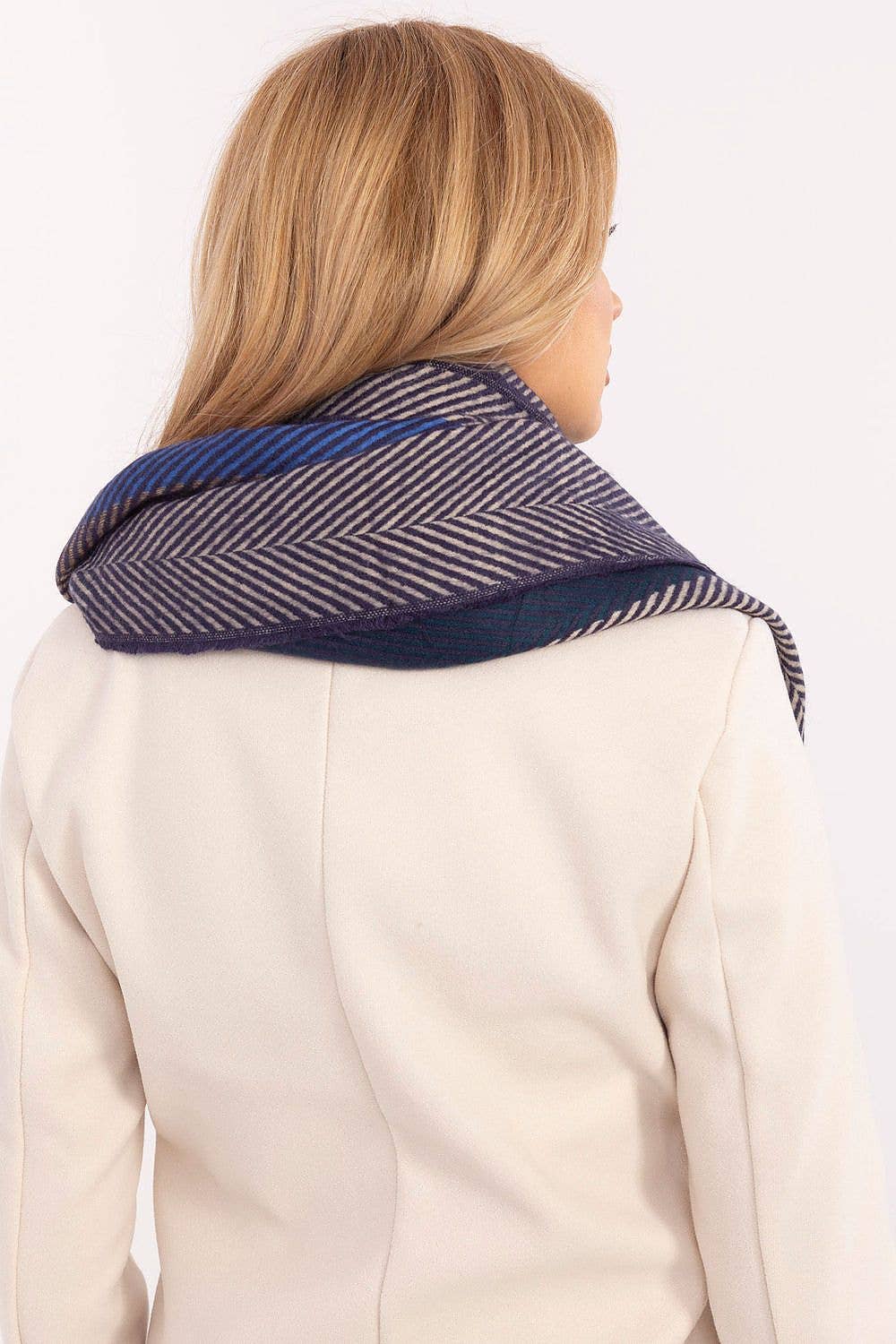 Lieber Deem Marktplatz - Wholesale Scarf - Women's - Scarf Model 206037 AT19