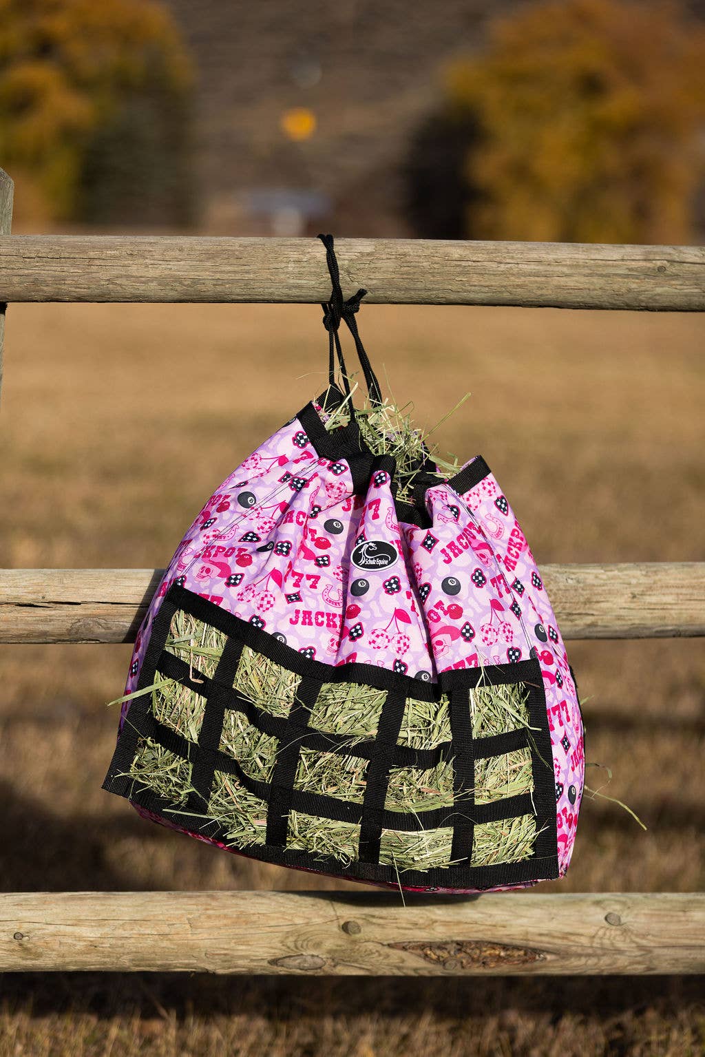 Schulz Equine - Vente Équipement d’équitation - Sac à foin Happy Trailer en nylon 600D résistant20