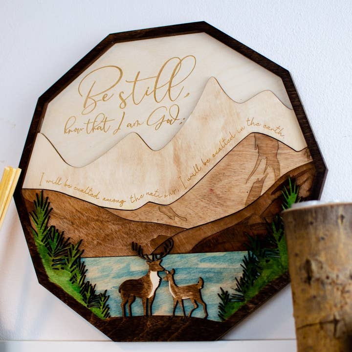 Wandschild aus Holz Be Still Psalm 46:10 für den Großhandel von Birch and tides