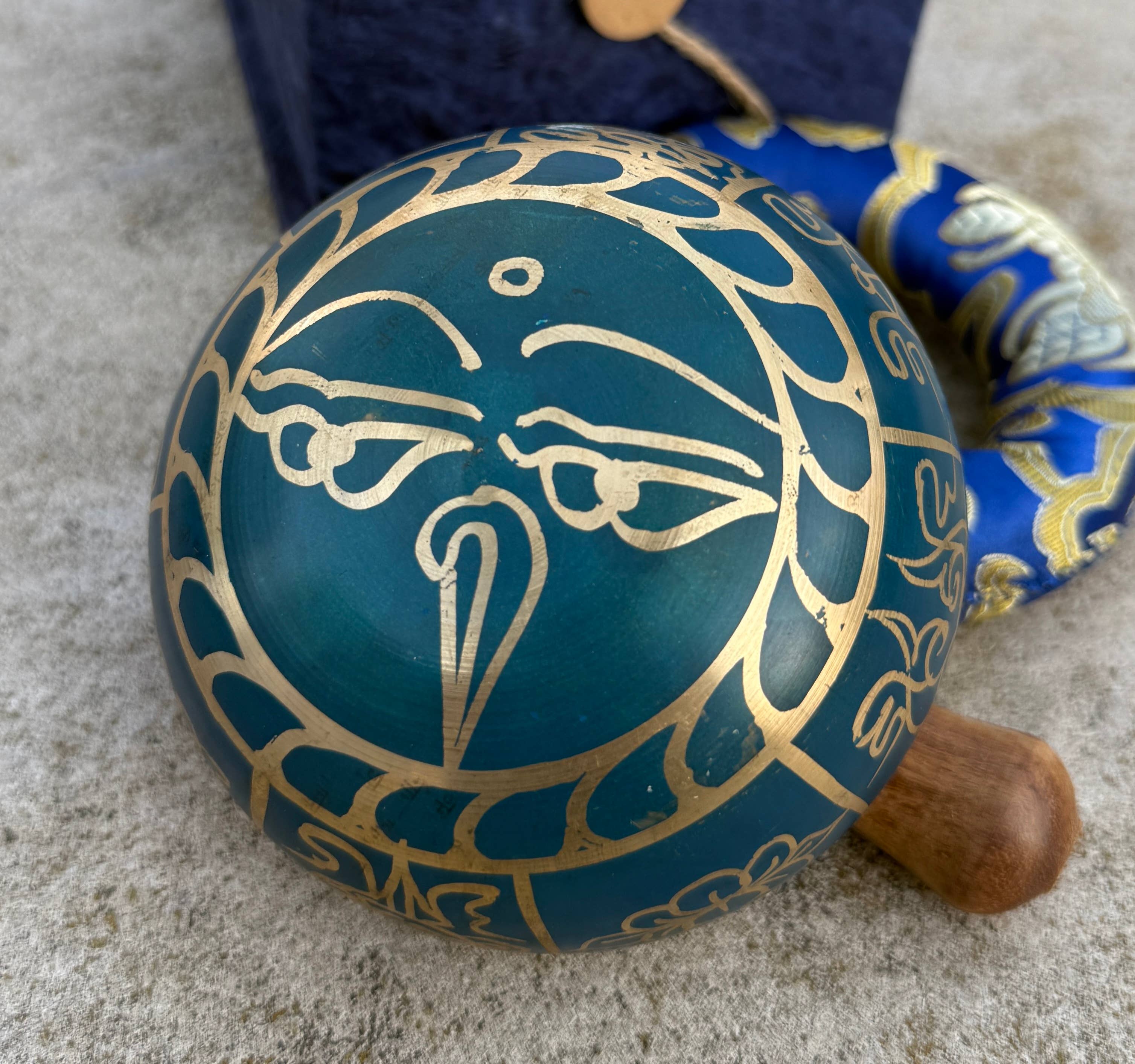 Lungta Imports - Wholesale Meditation Supplies - Tibetan Complete Singing Bowl Gift Box Set 8 Lucky Symbols 6