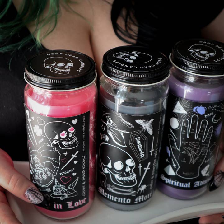 Bougie Pink Witchy Spell - Pamplemousse et orange sanguine pour la vente par Drop Dead Candles