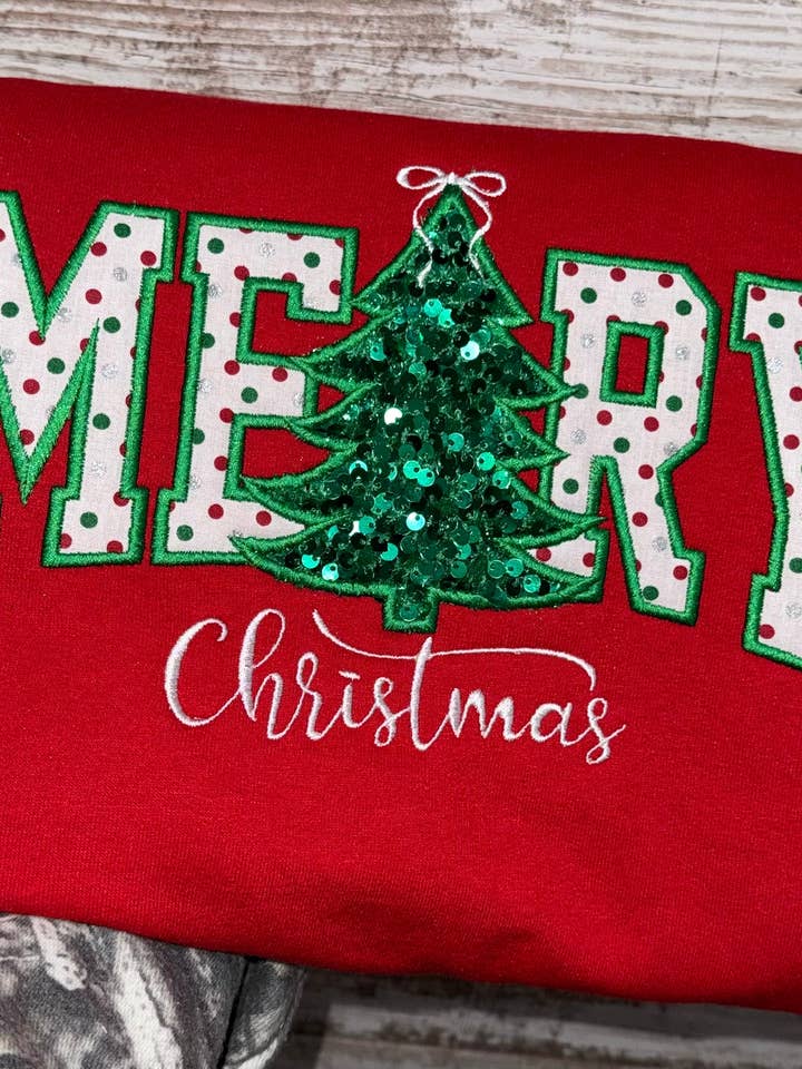 Sudadera bordada de árbol de Navidad. para venta al por mayor de Hey Pretty Girl Boutique