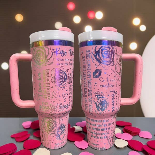 Gobelet Citation d'Amour 40oz – Design Rose Rose avec Couvercle Paille pour la vente par Handmadeohio