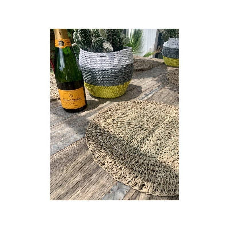 Paloma Black (Casa Natura Design, S.L.) - Vendita all'ingrosso Tovagliette - Sottopiatto Rotondo in Giacinto d'Acqua Naturale Intrecciato a Mano10