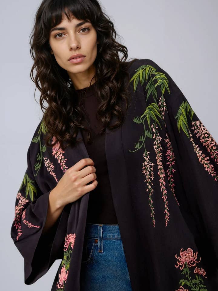 Artemis Muse – wholesale Kimono – Women's – Wisteria & Chrysanthemum Embroidered Black & Pink Fully Lined Short Kimono1