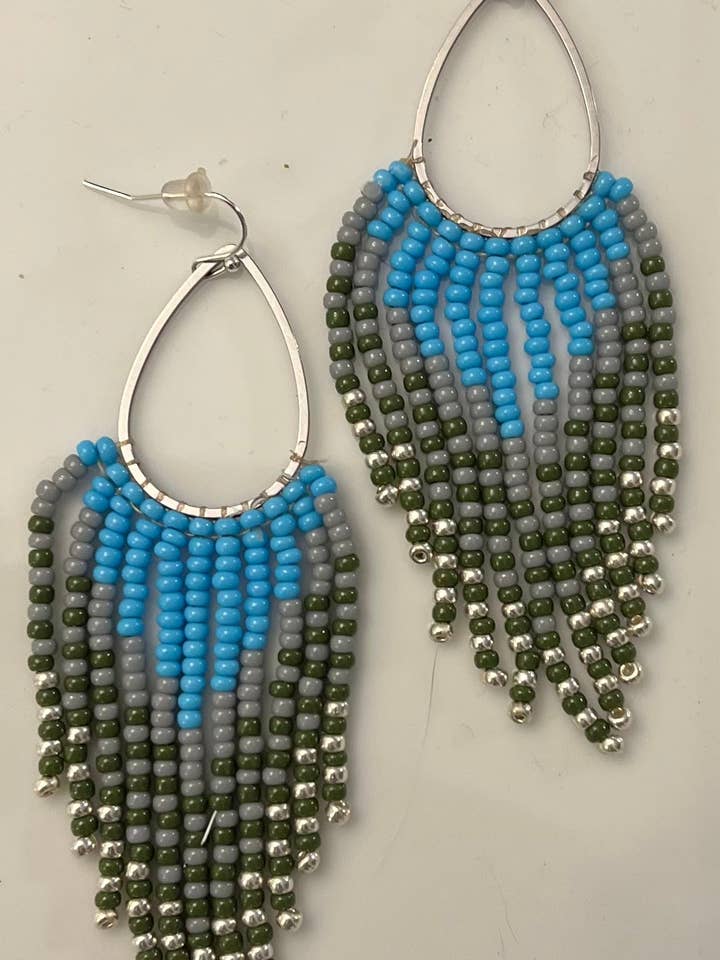 Der „Bestie“ -Ohrring für den Großhandel von Dragonfly Mama Designs, LLC