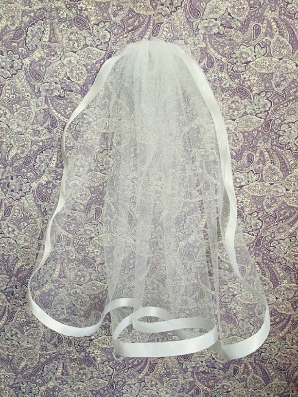 Véu de Menina das Flores com Acabamento em Cetim de 1/4" ou 1/2", 3 cores por atacado de Lace and Grace Veils