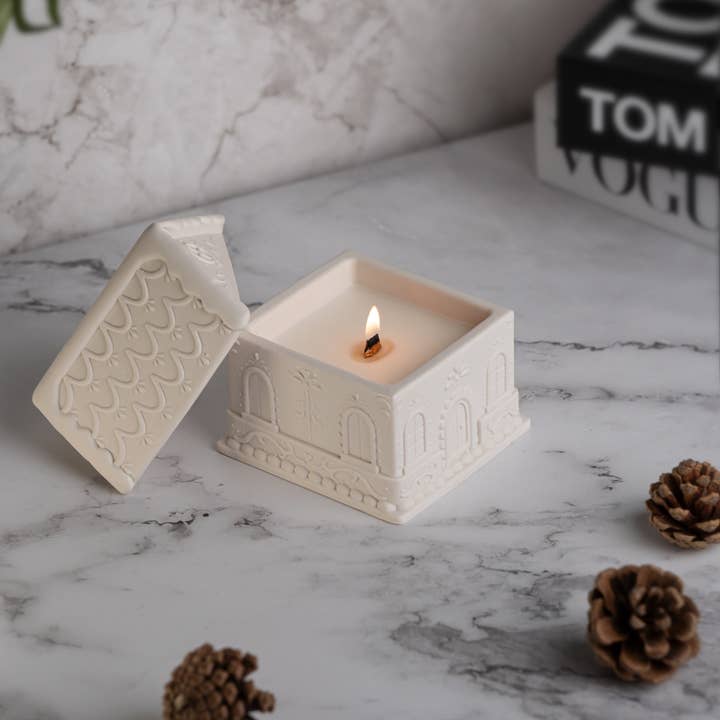 Bougie à mèche en bois au parfum de pain d'épice doux pour la vente par ByUwaz