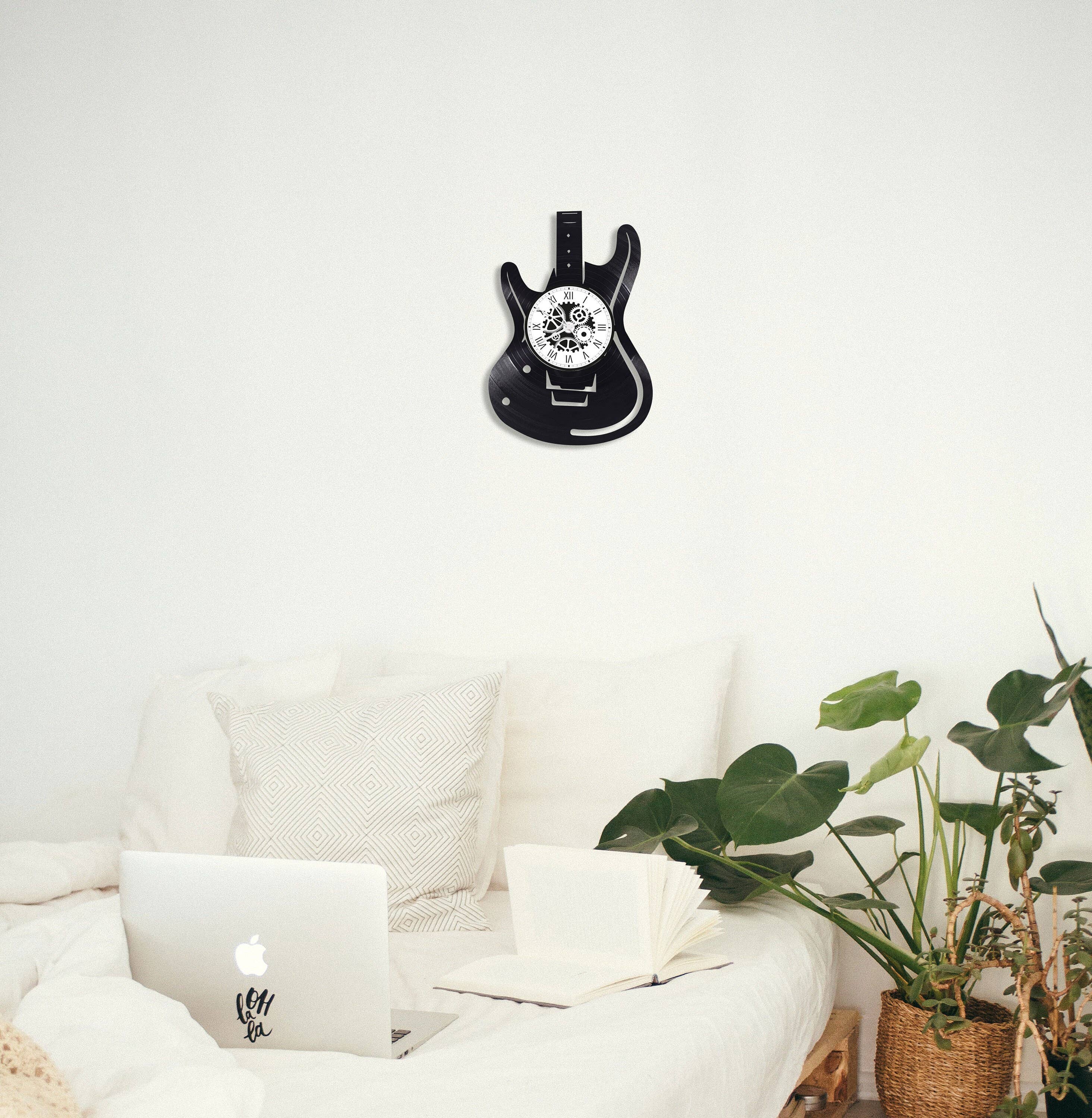 L'atelier d'Ombeline - Wholesale Wall Clock - Guitar themed 33 rpm vinyl record clock3