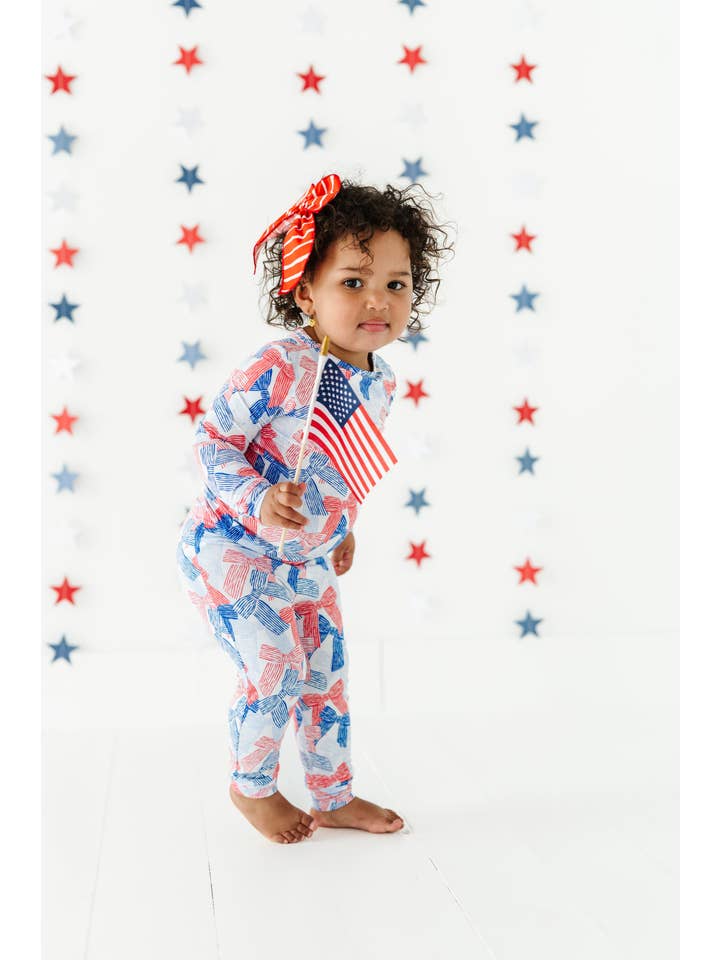 Little Pajama Co. - Wholesale Pyjamaset - Kinderen - Rood-wit-blauwe strik, tweedelige lange set1