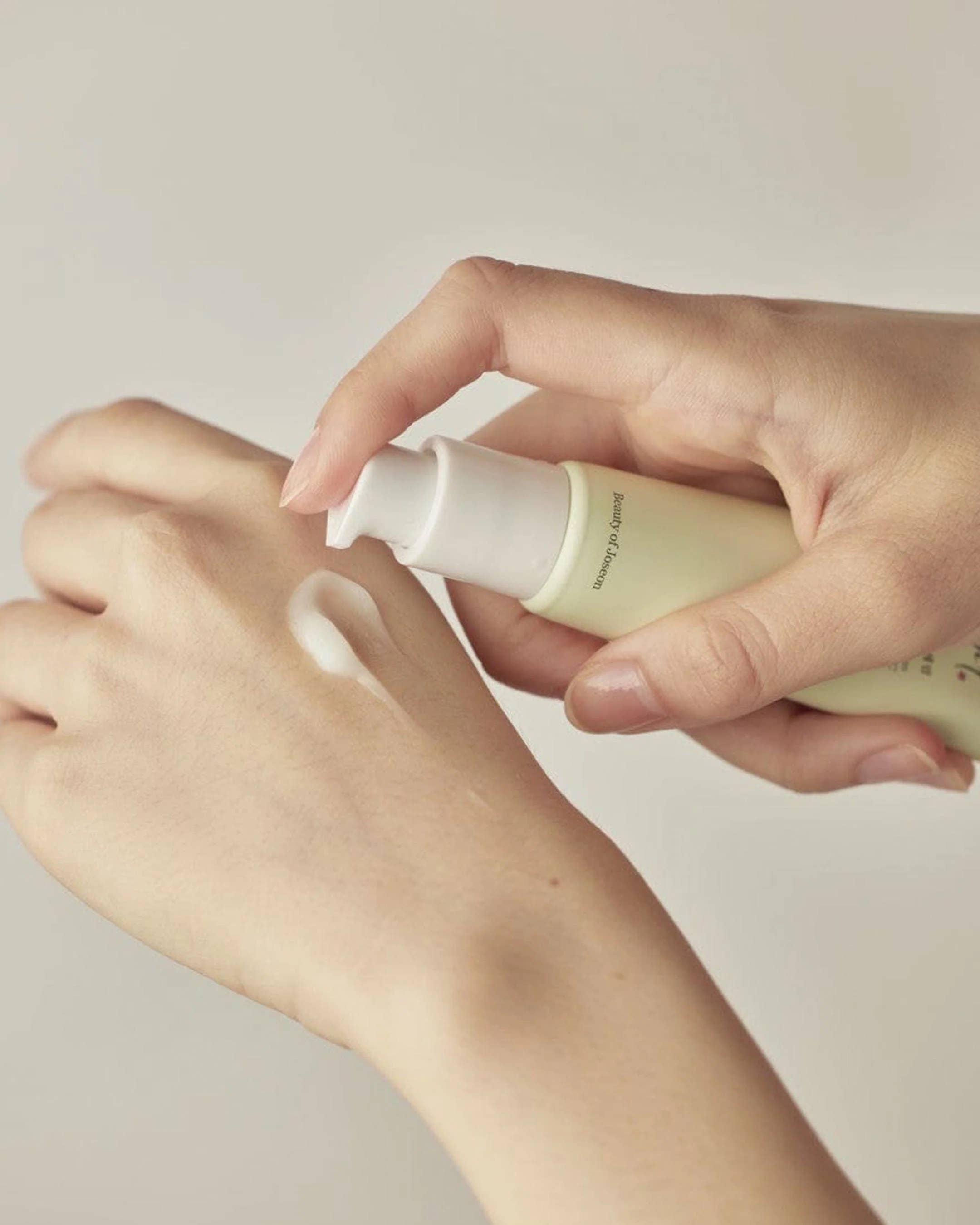 Kosmic - Kbeauty Skincare - Wholesale Facial Serum/Concentrate - [BEAUTY OF JOSEON] LIGH ON SERUM : CENTELLA + VITA C 30ML4