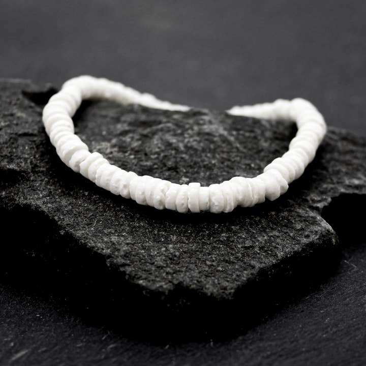 Natalia - Wholesale Beaded Bracelet - Stretch White Puka Shell Bracelet - PC3