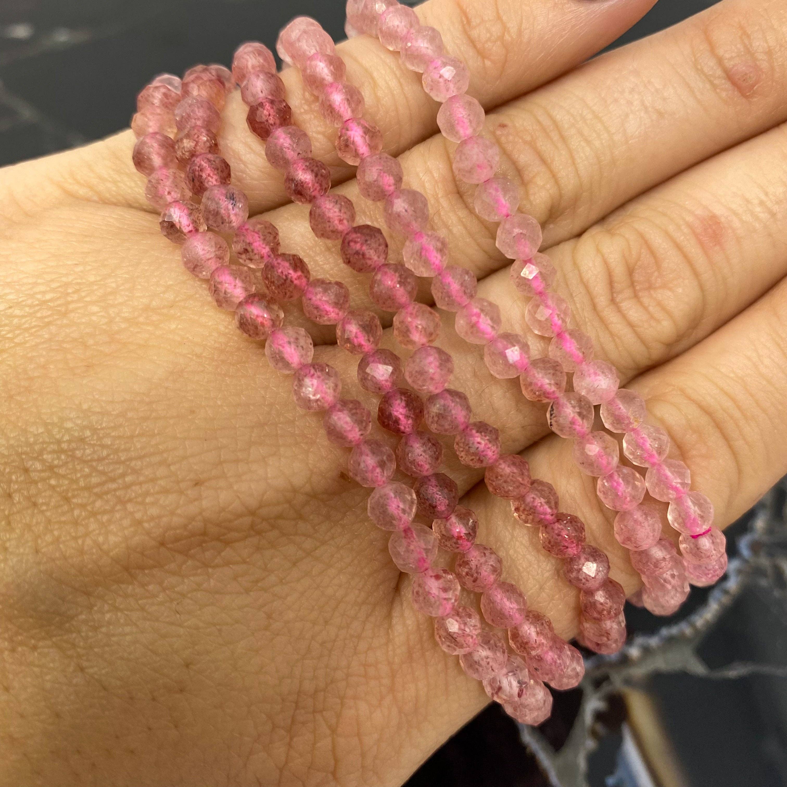 The Crystal Tabby – wholesale Pärlarmband – 4mm Gem Cut Strawberry Quartz Armband - 1 armband1