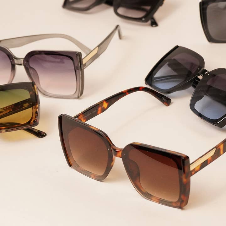 ASSORTED COLOR Allure Genesis Women's Square Sunglasses for wholesale on Faire3
