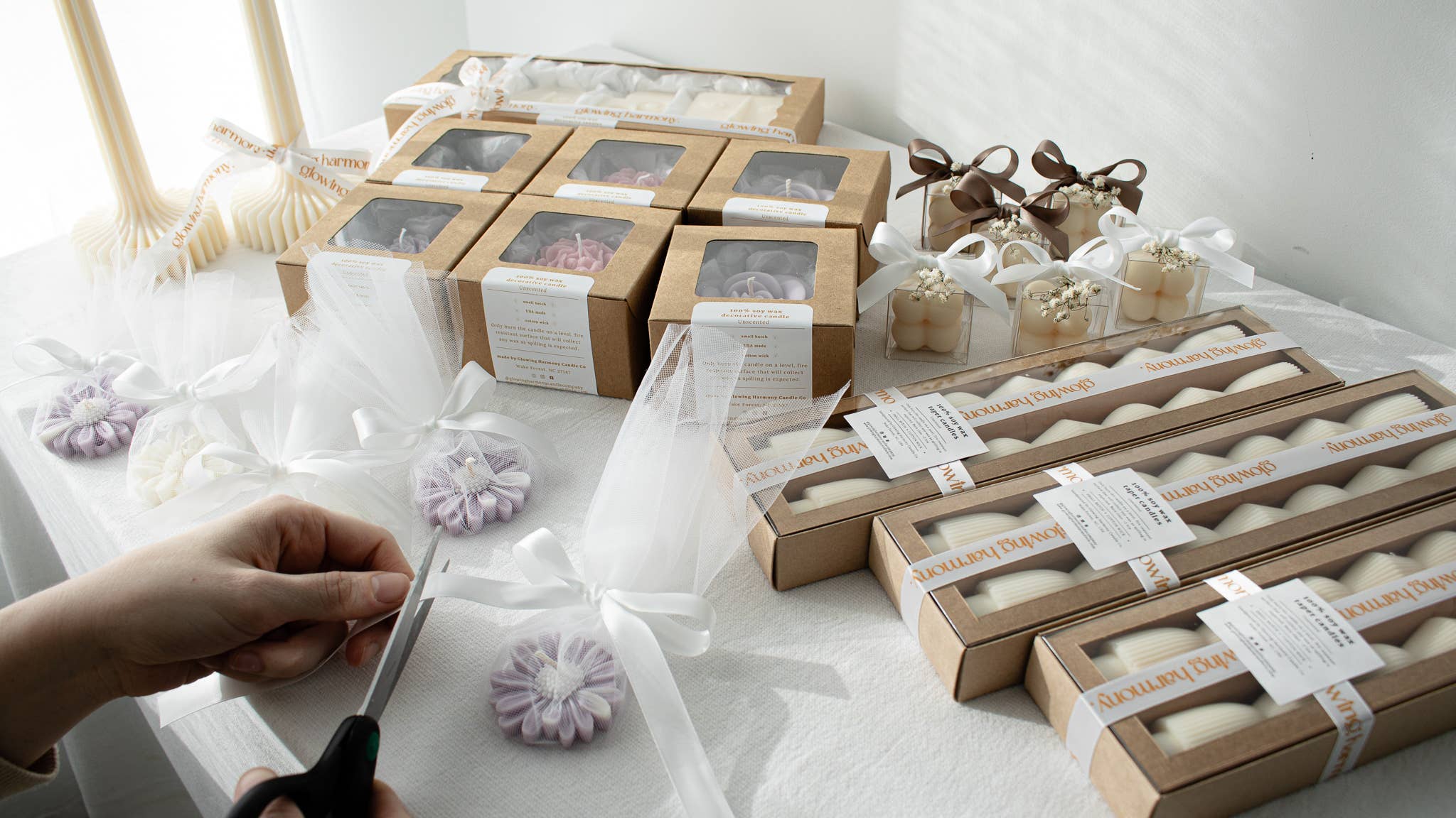 Glowing Harmony Candle Co – Velas de decoração por atacado – Vela Margarida, Lembranças de velas em forma de flor em tule | Venda por atacado6