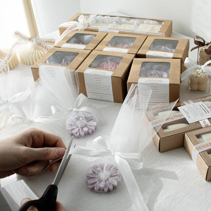 Glowing Harmony Candle Co – Velas de decoração por atacado – Vela Margarida, Lembranças de velas em forma de flor em tule | Venda por atacado6