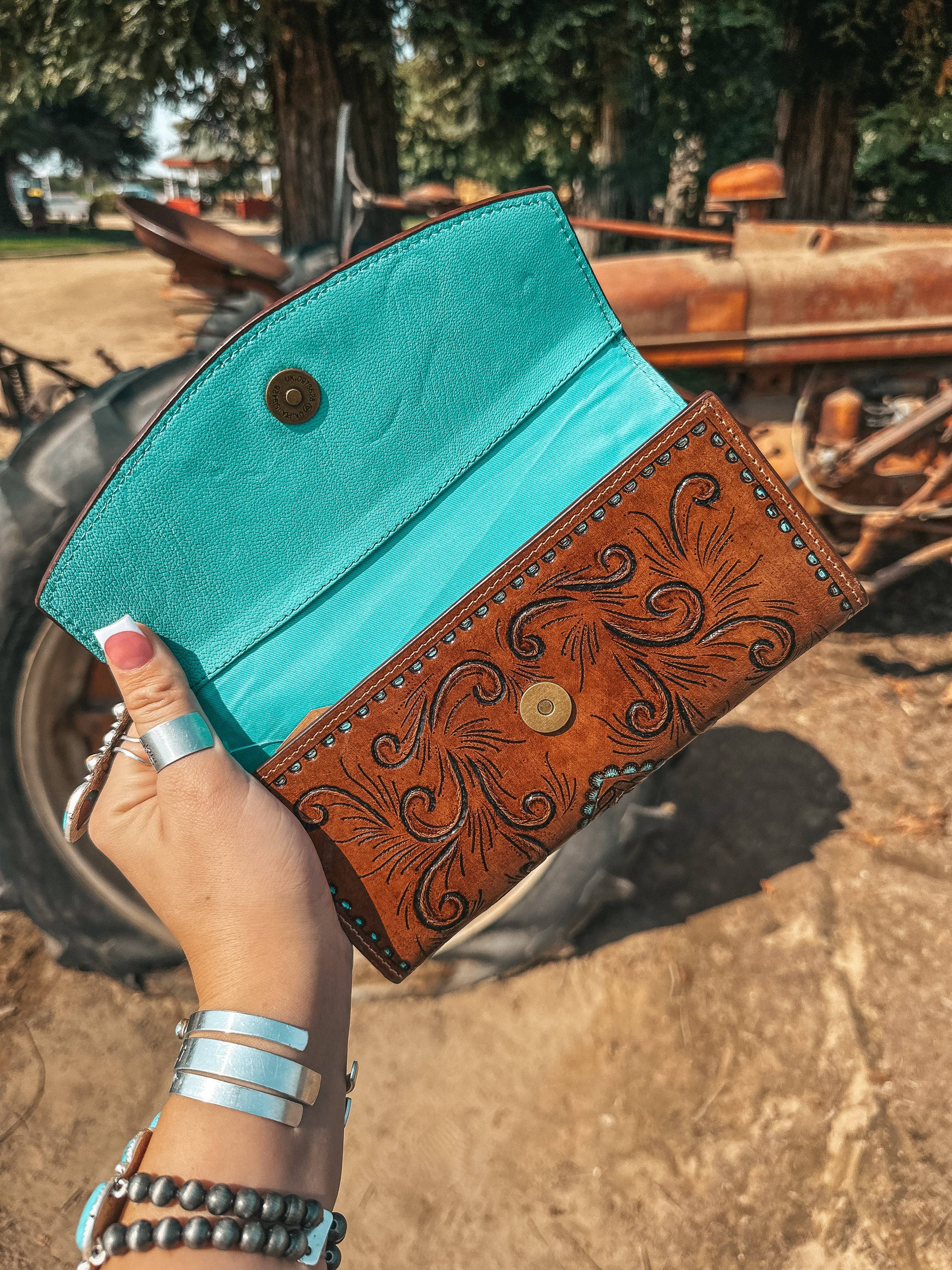 Haute Southern Hyde - Vente Portefeuille – femme - The Heart Stopper a Haute Southern Hyde de Beth Marie, en exclusivité5